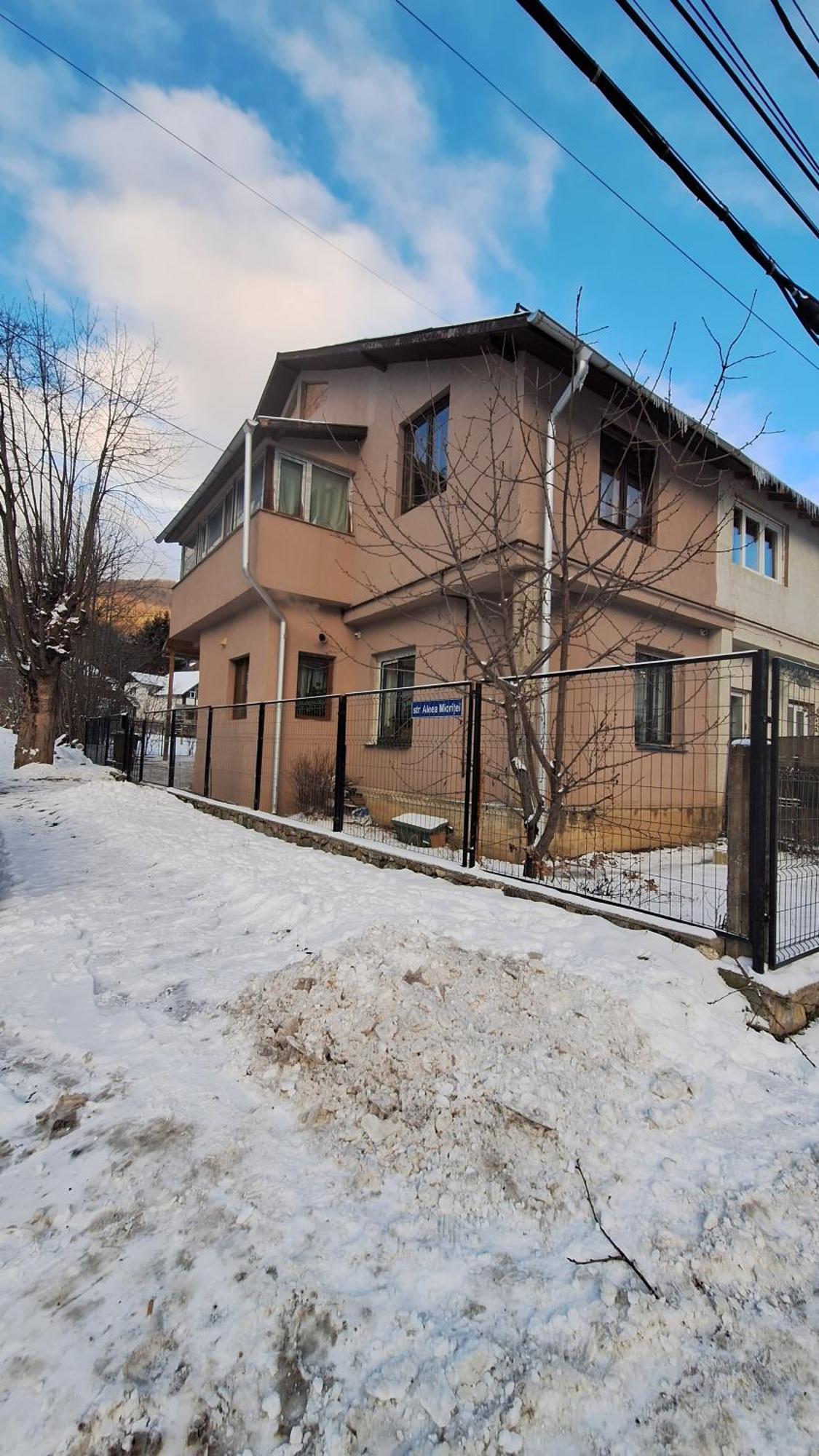 Отель Casa Antonia Азуга Экстерьер фото